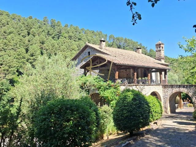 Maison de luxe de 16 pièces en vente à Les Vans, Auvergne Rhône Alpes