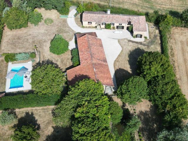 Maison de 16 pièces de luxe en vente à Masseube, Occitanie