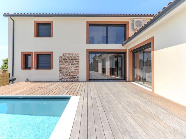 Maison de luxe de 189 m2 en vente Montjoire, France