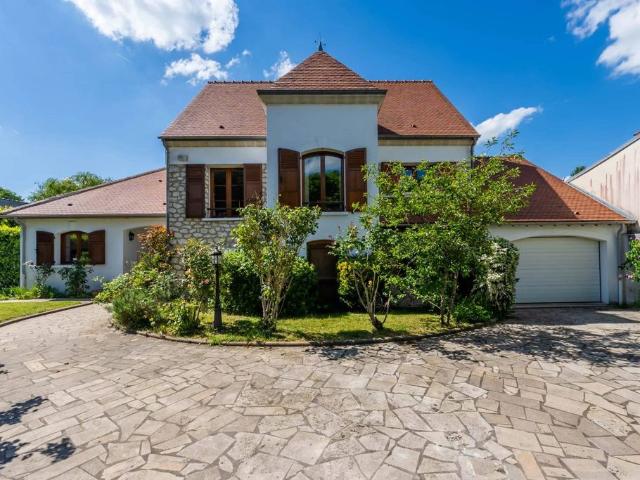 Maison de luxe de 192 m2 en vente Bois le Roi, Île de France