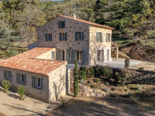 Maison de luxe de 194 m2 en vente La Garde Freinet, Provence Alpes Côte d'Azur