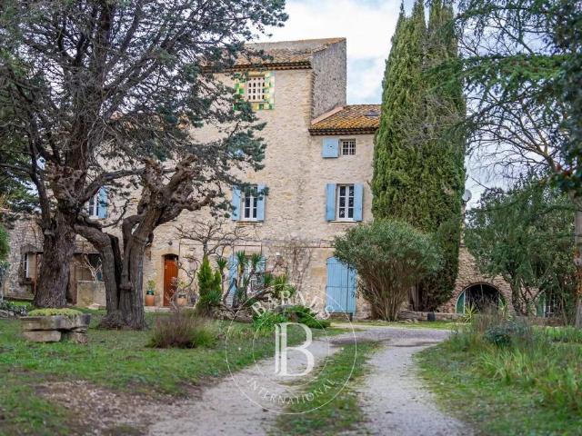 Maison de luxe de 19 pièces en vente à Aix en Provence, France