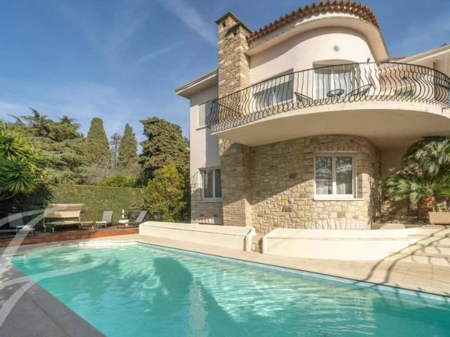 Maison de luxe de 200 m2 en location Cannes, Provence Alpes Côte d'Azur
