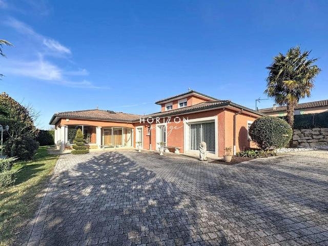 Maison de luxe de 200 m2 en vente Illiat, France