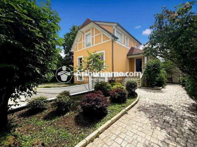 Maison de luxe de 202 m2 en vente Soisy sur Seine, France
