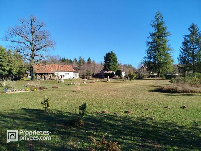 Maison de luxe de 20 pièces en vente à Augignac, Nouvelle Aquitaine