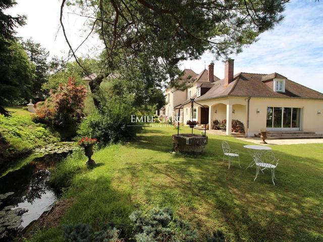 Maison de luxe de 20 pièces en vente à Auxerre, Bourgogne Franche Comté