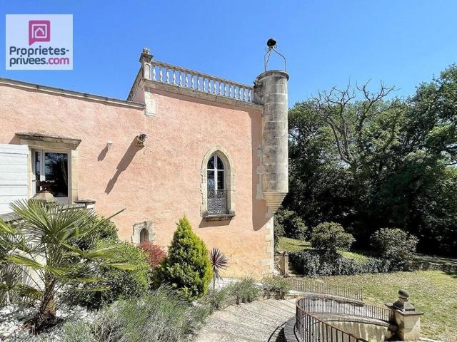 Maison de 20 pièces de luxe en vente à Cadenet, France