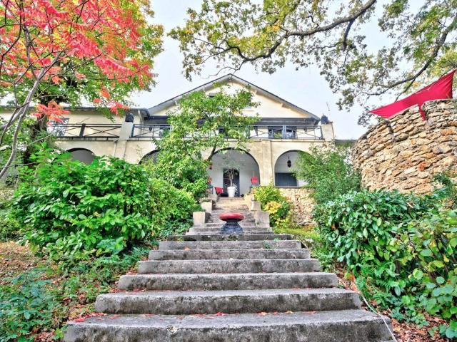 Maison de luxe de 20 pièces en vente à Châtenay Malabry, Île de France