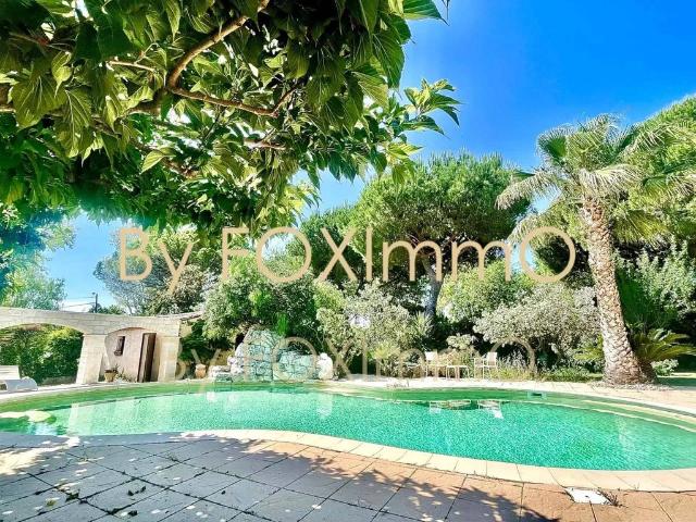 Maison de luxe de 6 pièces en vente à Biot, Provence Alpes Côte d'Azur