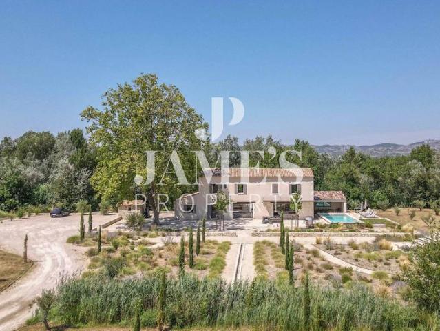 Maison de luxe de 210 m2 en vente Maussane, France