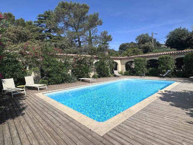 Maison de luxe de 210 m2 en vente Nîmes, Occitanie