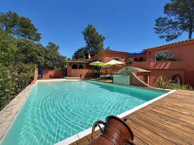 Maison de luxe en vente à Saint Clément de Rivière, France