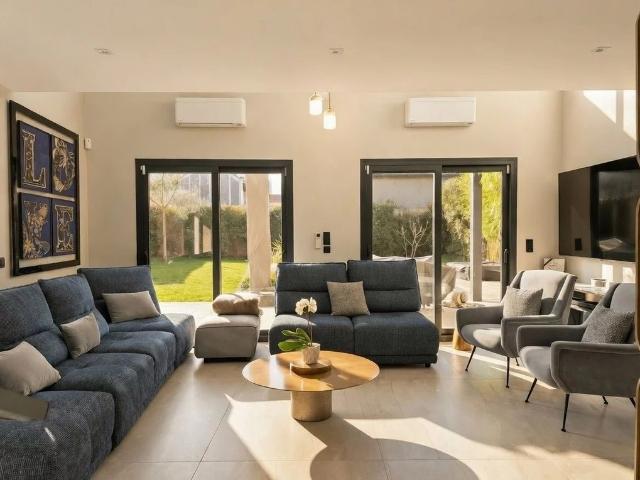 Maison de luxe de 235 m2 en vente La Varenne Saint Hilaire, France