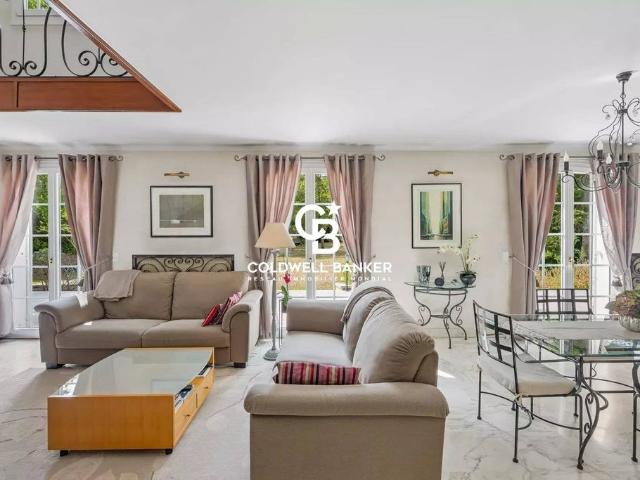Maison de luxe de 244 m2 en vente Lamorlaye, France