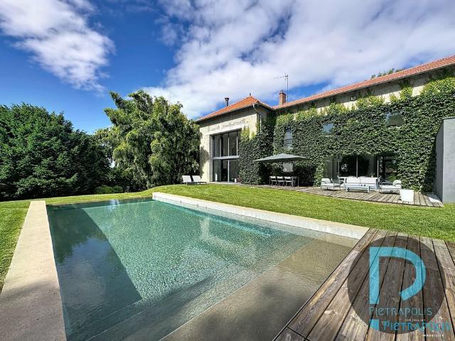 Maison de luxe de 258 m2 en vente Saint Trivier sur Moignans, France
