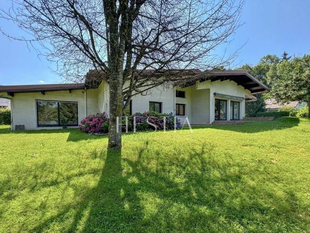 Maison de 7 pièces de luxe en vente à Annecy, France