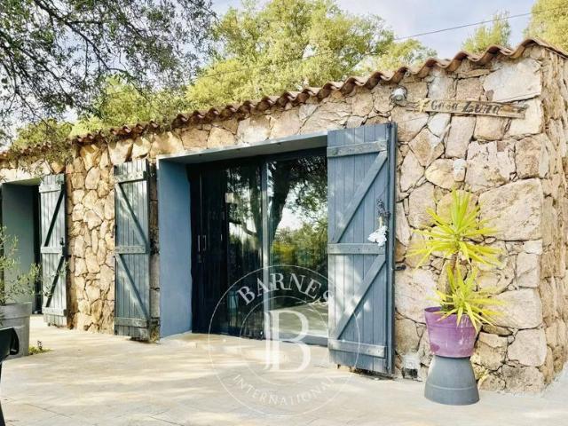 Maison de luxe de 2 chambres en vente à Porto Vecchio, France