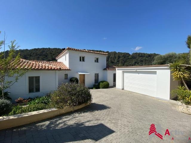 Maison de luxe de 2 chambres en vente à Vence, France
