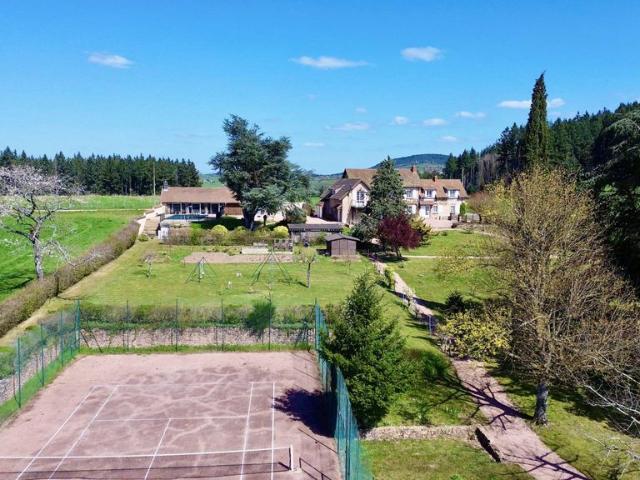 Maison de luxe de 11 pièces en vente à Paray le Monial, France