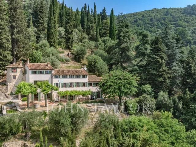 Maison de luxe de 9 pièces en vente à Grasse, Provence Alpes Côte d'Azur