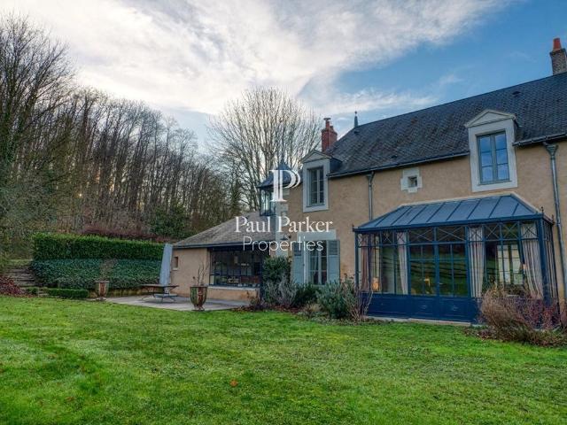 Maison de luxe de 350 m2 en vente La Chartre sur le Loir, Pays de la Loire