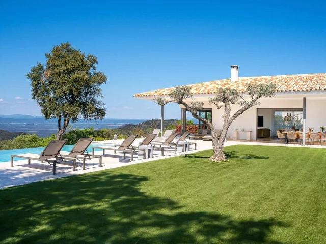 Maison de 5 chambres de luxe en vente à La Garde Freinet, France