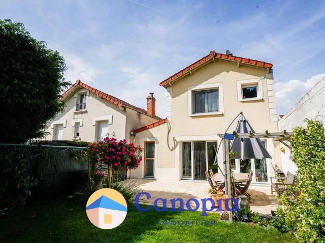 Maison de luxe de 3 chambres en vente à Cachan, Île de France
