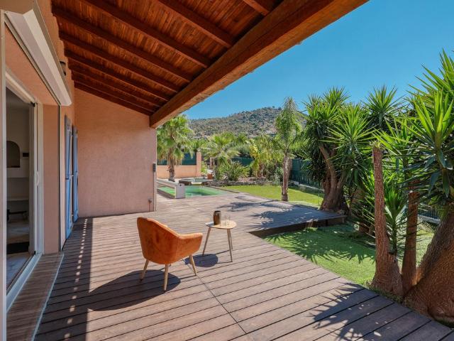 Maison de luxe de 3 chambres en vente à Bormes les Mimosas, France