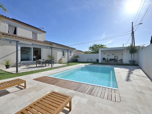 Maison de luxe de 3 chambres en vente à Beauvoisin, Occitanie