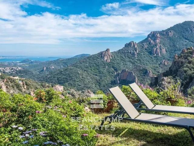 Maison de prestige de 150 m2 en vente Fréjus, France