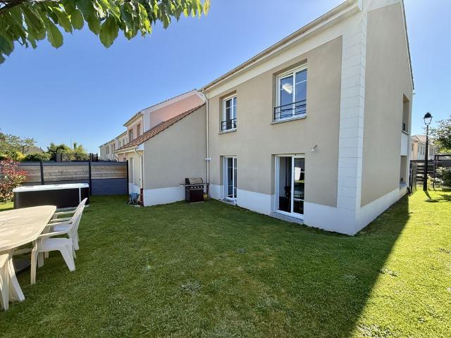 Maison de luxe de 3 chambres en vente à Les Alluets le Roi, France