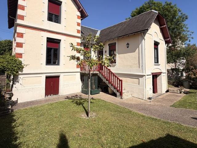 Maison de luxe de 3 chambres en vente à Saujon, France