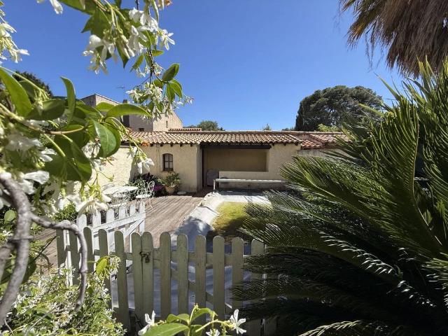 Maison de luxe de 3 chambres en vente à Sausset les Pins, France