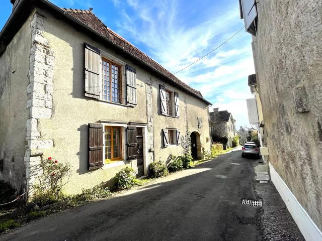 Maison de luxe de 3 chambres en vente à Sauveterre de Béarn, Nouvelle Aquitaine