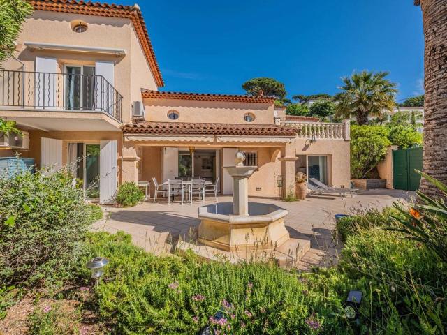 Maison de luxe de 3 chambres en vente à Sainte Maxime, France