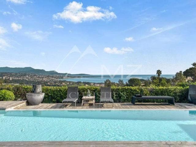 Maison de luxe de 3 chambres en vente à Villeneuve Loubet, France