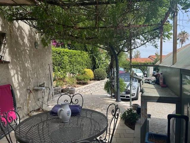 Maison de luxe de 3 pièces en vente à Antibes, Provence Alpes Côte d'Azur
