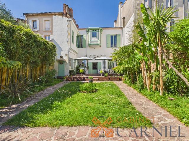 Maison de luxe en vente à Marmande, France