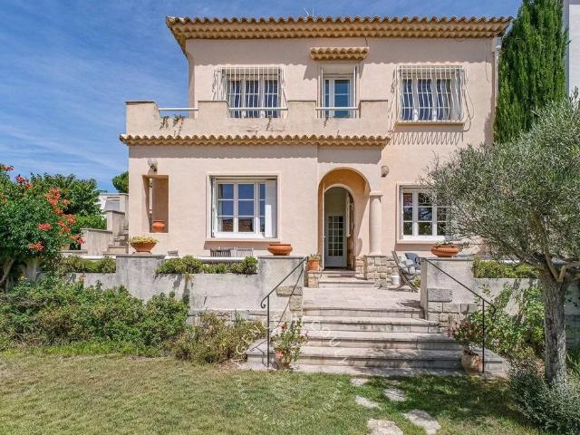 Maison de luxe en vente à Marseille, France
