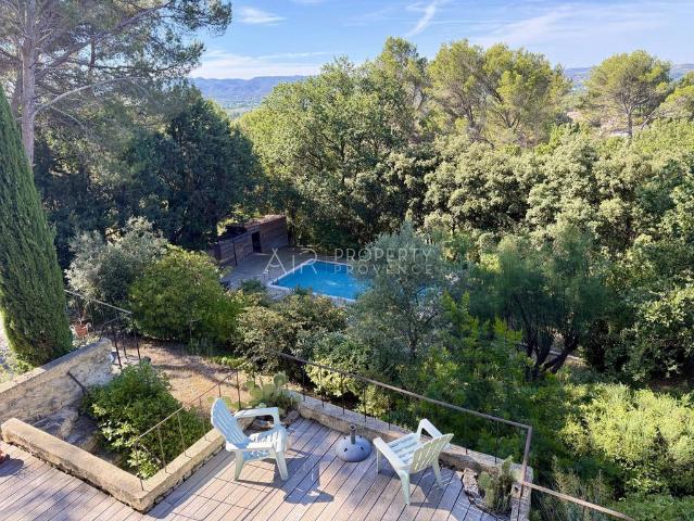 Maison de luxe en vente à Mérindol, Provence Alpes Côte d'Azur