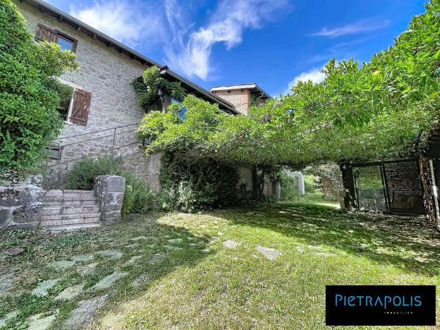 Maison de luxe en vente à Montrottier, Auvergne Rhône Alpes