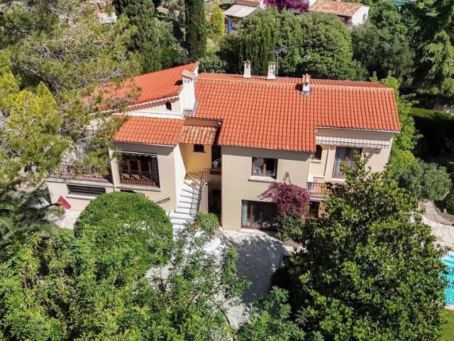 Maison de luxe en vente à Mougins, France