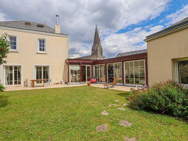 Maison de luxe en vente à Nantes, France