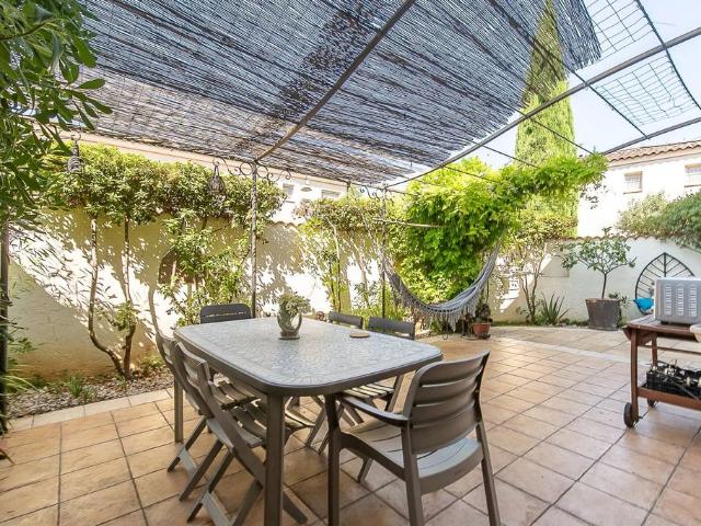 Maison de luxe en vente à Aubagne, France