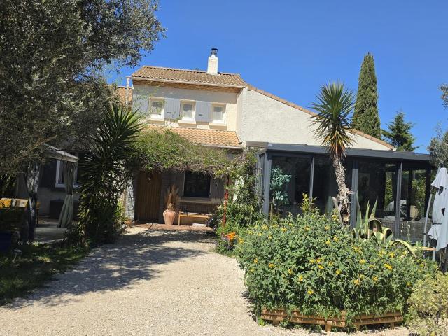 Maison de luxe de 5 pièces en vente à Arles, France