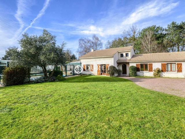 Maison de luxe en vente à Basse Goulaine, Pays de la Loire