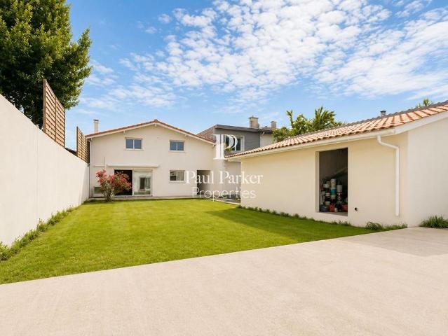Maison de luxe en vente à Bègles, France