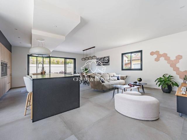 Maison de luxe en vente à Béligneux, France