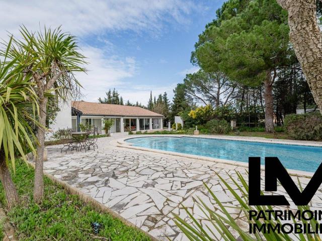 Maison de luxe en vente à Bessan, France